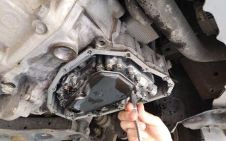 新轩逸更换cvt变速箱油需要多少钱？多久更换一次？