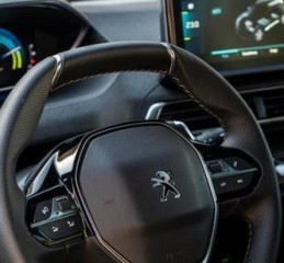 标致3008转向灯急促闪烁是什么问题？如何解决？