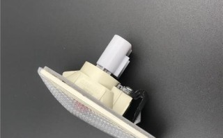 现代悦动转向灯接口的拆解与分析（揭秘现代悦动转向灯接口的设计与结构）