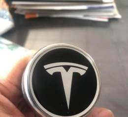 特斯拉刹车灯如何开启（了解特斯拉刹车灯的工作原理和操作步骤）