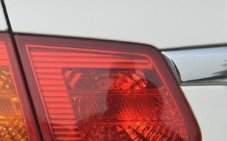 荣威17款前转向灯详解（了解荣威17款前转向灯的特点与功能）