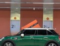 探索宝马迷你2024款转向灯的设计与功能（以创新科技打造更安全）