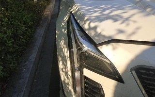 凯迪拉克xt4倒车镜转向灯拆卸方法是什么？