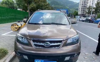 比亚迪F0右转向灯坏了——解决方法大揭秘（让您的比亚迪F0右转向灯闪烁如初）