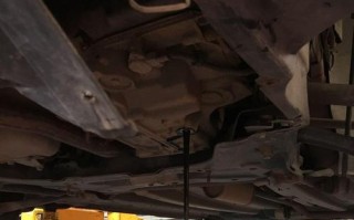 小车变速箱油多久换（了解变速箱油的更换周期及保养注意事项）