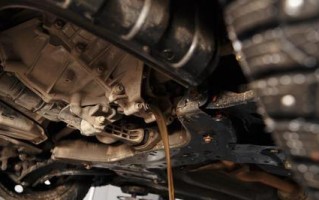 变速箱油用什么型号？如何选择适合的变速箱油？