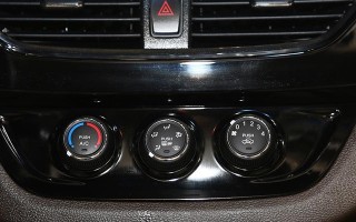 如何更换宝骏310前转向灯（简单易行的自己换灯教程）