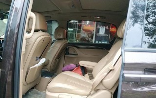 别克GL8转向灯双跳不亮的原因及解决方法（解析转向灯双跳不亮的故障原因和修复措施）