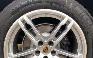保时捷转向灯杂音的原因及解决方法（探究保时捷转向灯杂音的来源）