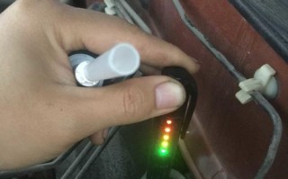 日产帕拉丁刹车灯泡型号是什么？如何更换？