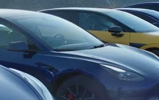 特斯拉刹车灯只有一点亮是怎么回事？如何解决？