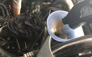 手动挡变速箱油更换周期是多久？如何判断是否需要更换？
