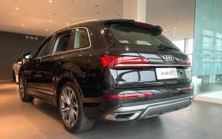 奥迪q7转向灯能当示宽灯使用吗？如何操作？