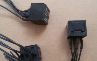 马自达左转向灯继电器位置在哪里？如何更换？