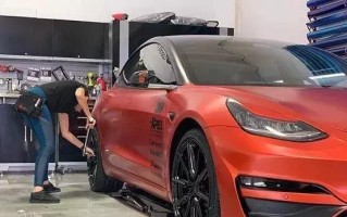 特斯拉亮刹车灯闯红灯了吗？遇到这种情况该如何处理？