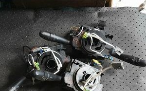 解析标致307转向灯线路板的工作原理及常见问题（探索标致307转向灯线路板故障排查与维修技巧）
