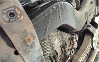 宝马变速箱渗油问题的原因与解决方案（深入探讨宝马车型变速箱渗油原因）