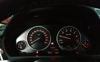 宝马5系转向灯喇叭跟着响的原因及解决方法（为什么转向灯喇叭会跟着响）