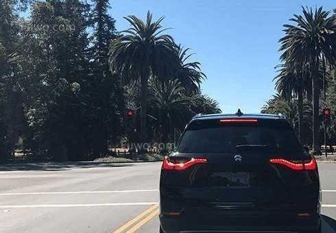 特斯拉高位刹车灯的标签（解读特斯拉高位刹车灯里的标签）-第1张图片-驰速用车