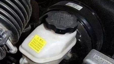变速箱油更换对动力有影响吗？多久需要更换一次？-第3张图片-驰速用车