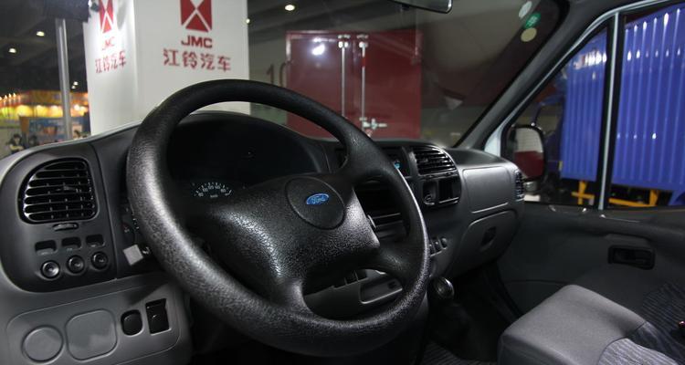 江铃全顺右转向灯不闪怎么办？如何快速解决？-第1张图片-驰速用车