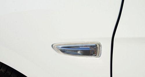别克威朗后转向灯不亮怎么办？更换步骤和注意事项是什么？-第3张图片-驰速用车