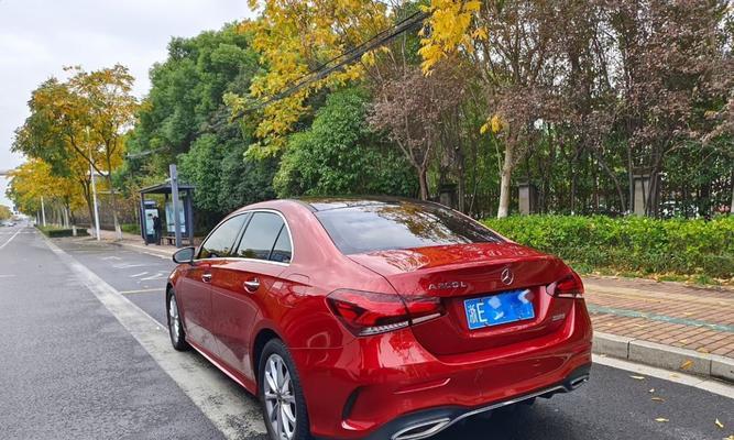 奔驰A级改装转向灯红色效果如何？常见问题有哪些？-第1张图片-驰速用车