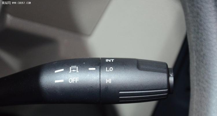 江铃汽车凯锐转向灯继电器在哪里？如何查看位置图？-第1张图片-驰速用车