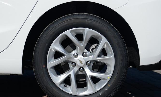 科鲁兹经典轮胎型号有哪些？如何选择合适的轮胎型号？-第3张图片-驰速用车