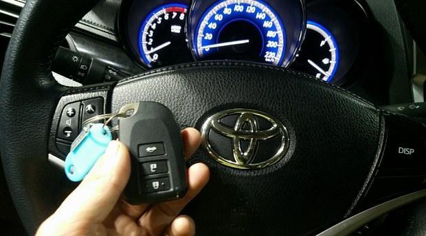 丰田致享熄火后转向灯是否亮（探究丰田致享熄火后转向灯仍亮的原因及解决方法）-第3张图片-驰速用车