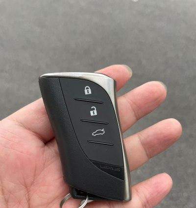 雷克萨斯ES转向灯继电器的功能与故障解析（解读转向灯继电器在雷克萨斯ES中的作用和故障排查方法）-第2张图片-驰速用车