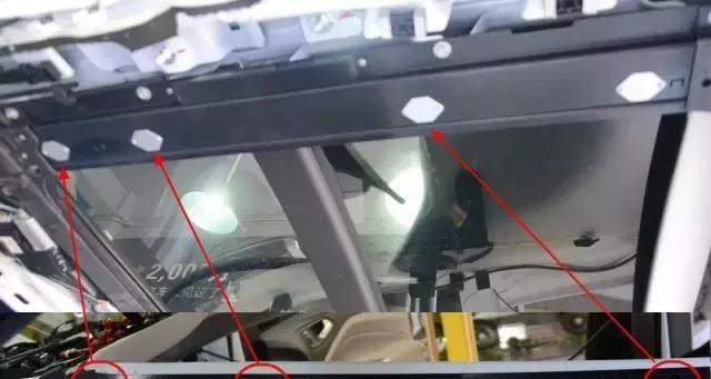 拆解福特翼虎前右转向灯的方法与步骤（详细解读福特翼虎前右转向灯的拆卸步骤）-第3张图片-驰速用车
