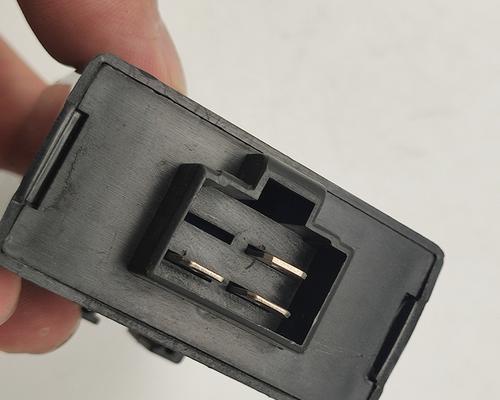 东风天龙kx转向灯继电器位置查询？如何更换？-第2张图片-驰速用车