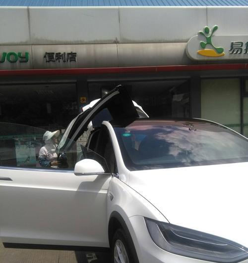 特斯拉侧转向灯进水了怎么处理？洗车后灯泡损坏如何解决？-第3张图片-驰速用车