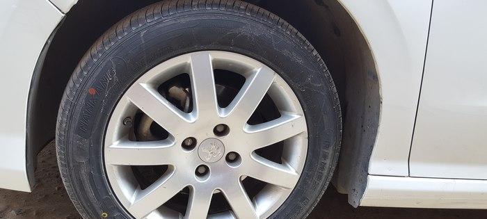 探索标致308轮胎型号规格的优势和适用性（了解标致308轮胎型号规格的关键特点）-第1张图片-驰速用车