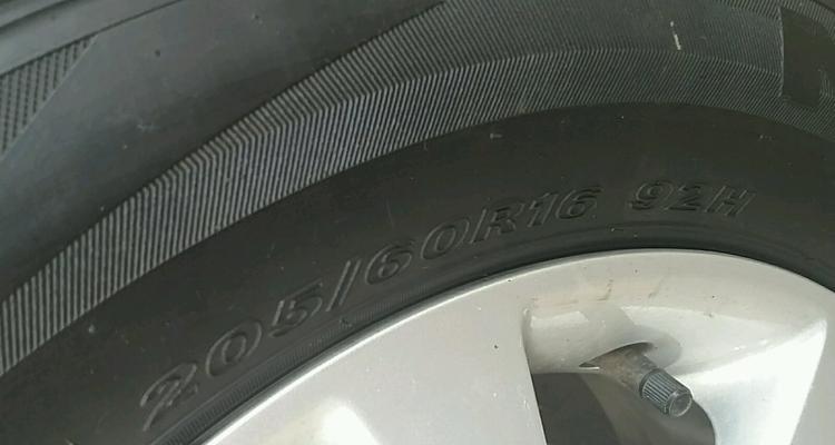 探究起亚k4轮胎规格尺寸的重要性（优化行车体验）-第1张图片-驰速用车
