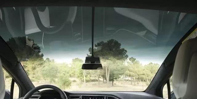 掌握特斯拉雨刮器档位的使用技巧（解锁特斯拉雨刮器档位的功能和调节技巧）-第1张图片-驰速用车