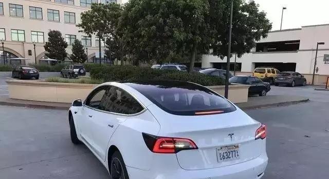 特斯拉刹车灯不亮怎么办（最新版本特斯拉刹车灯不亮的原因及常见解决办法）-第3张图片-驰速用车