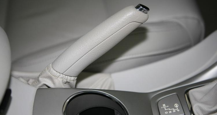 雪铁龙c5转向灯故障原因及解决方法？-第1张图片-驰速用车