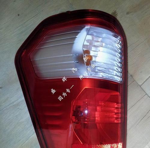 五菱货车转向灯灯泡更换方法？需要多长时间？-第2张图片-驰速用车