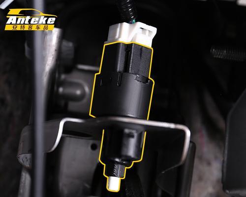 揭秘五菱之光转向灯主线寻找之谜（五菱之光转向灯主线的神秘踪迹及解谜关键）-第2张图片-驰速用车