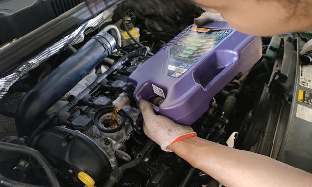 大众车烧机油的原因与解决方案（为什么大众车容易烧机油）-第1张图片-驰速用车