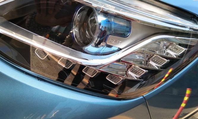 东风风神h30后视镜转向灯拆装方法是什么？拆装过程中需要注意哪些问题？-第3张图片-驰速用车