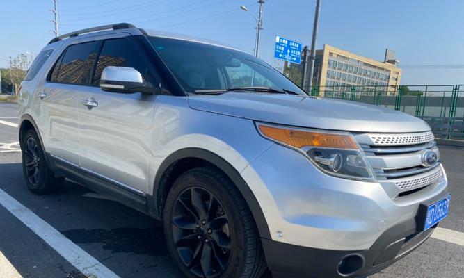 福特探险者2023款转向灯按键功能是什么？如何使用？-第1张图片-驰速用车